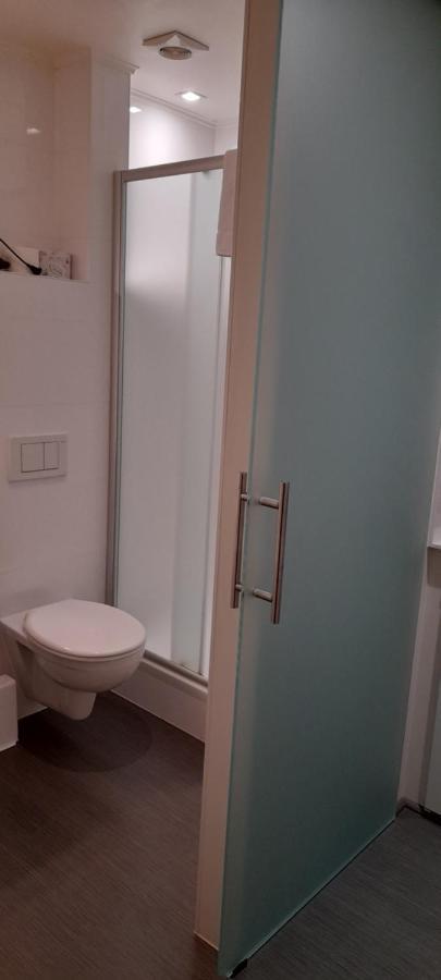 De Geestige Put Hostel Waregem Bagian luar foto